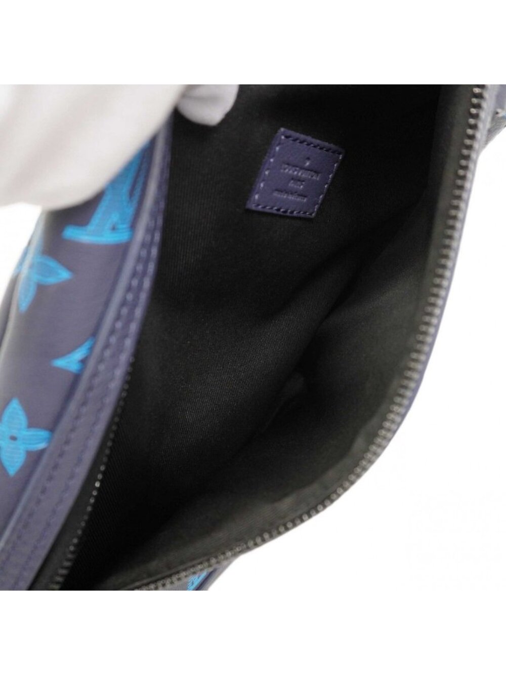 Louis Vuitton Belt Bag Monogram Shadow Duo Navy - Picture 4 of 10